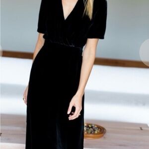 Emerson Fry Ava silk velvet Green Dress. Elbow length capelet style sleeves.